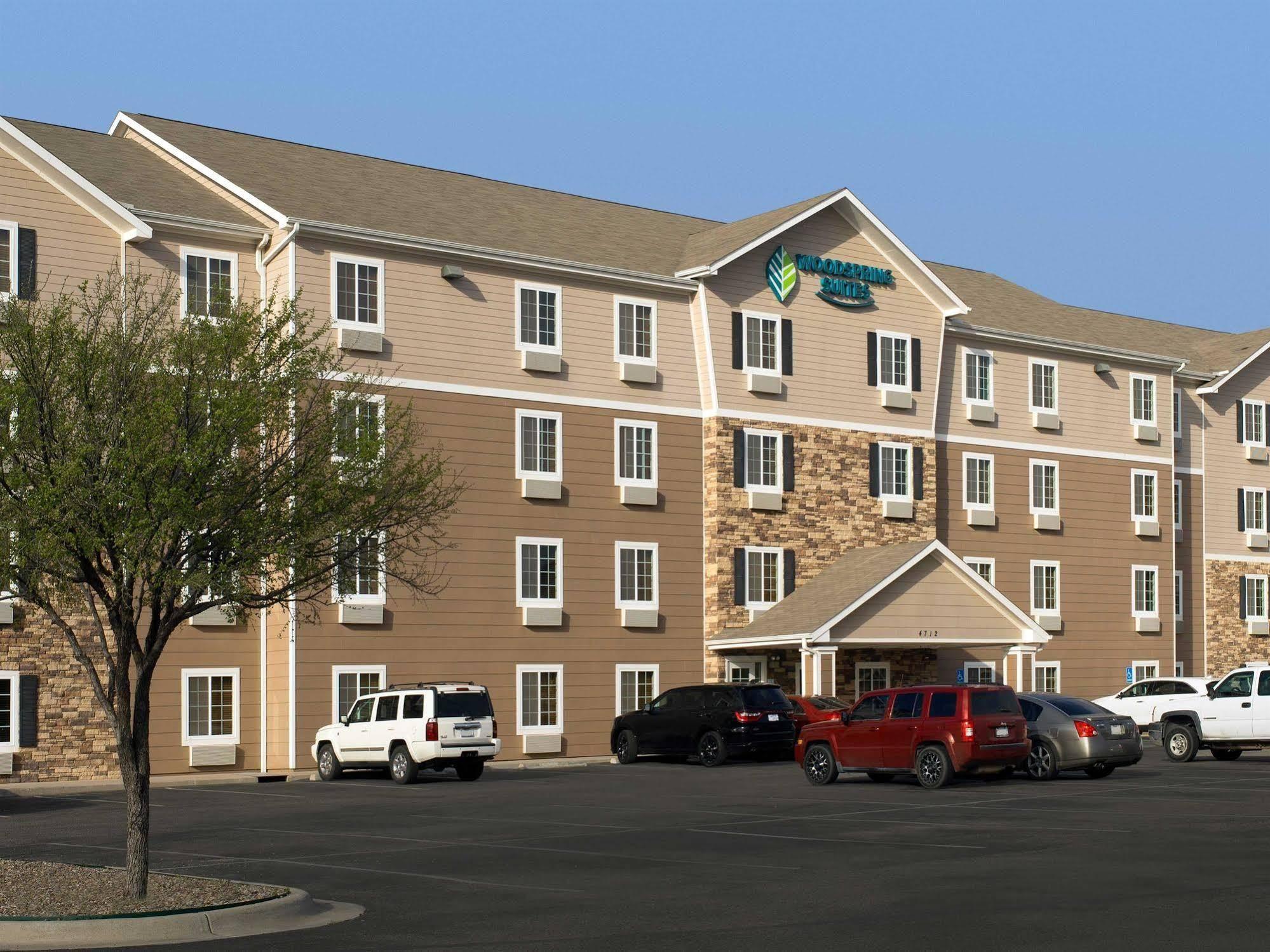Woodspring Suites Мидланд Екстериор снимка