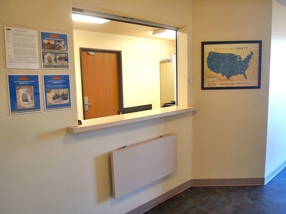 Woodspring Suites Мидланд Интериор снимка