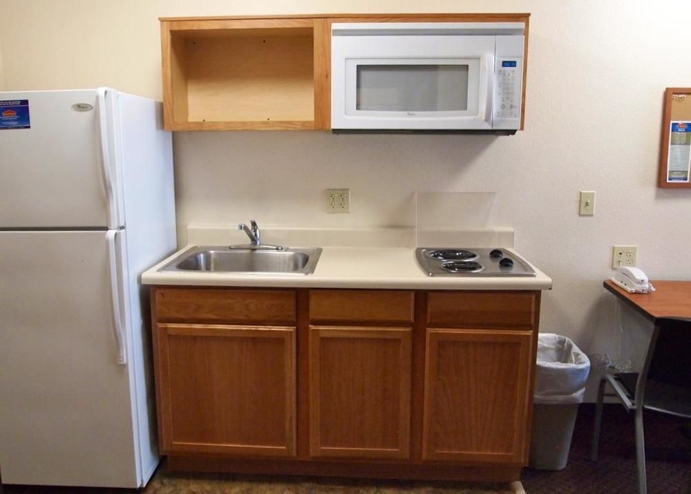 Woodspring Suites Мидланд Екстериор снимка