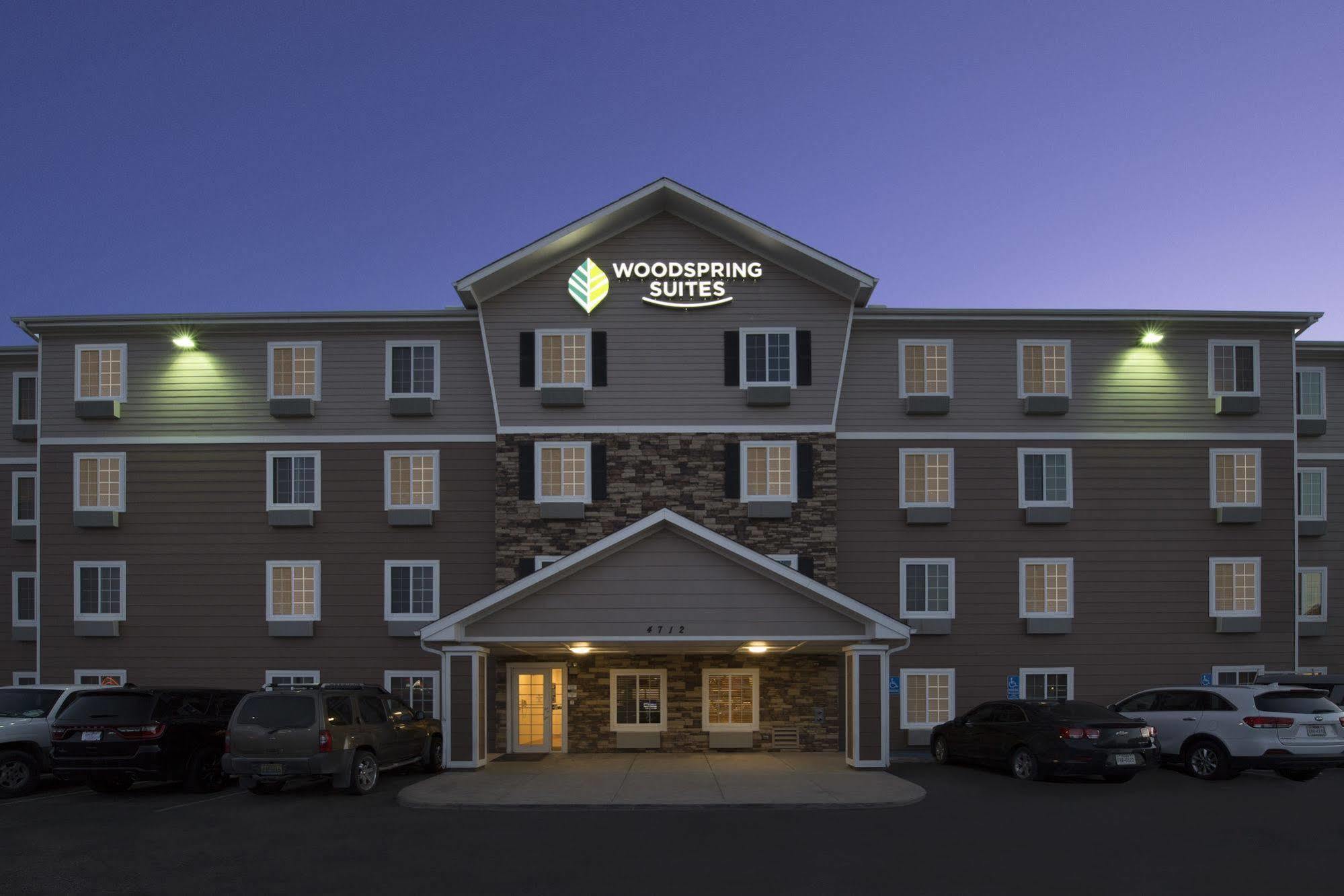 Woodspring Suites Мидланд Екстериор снимка