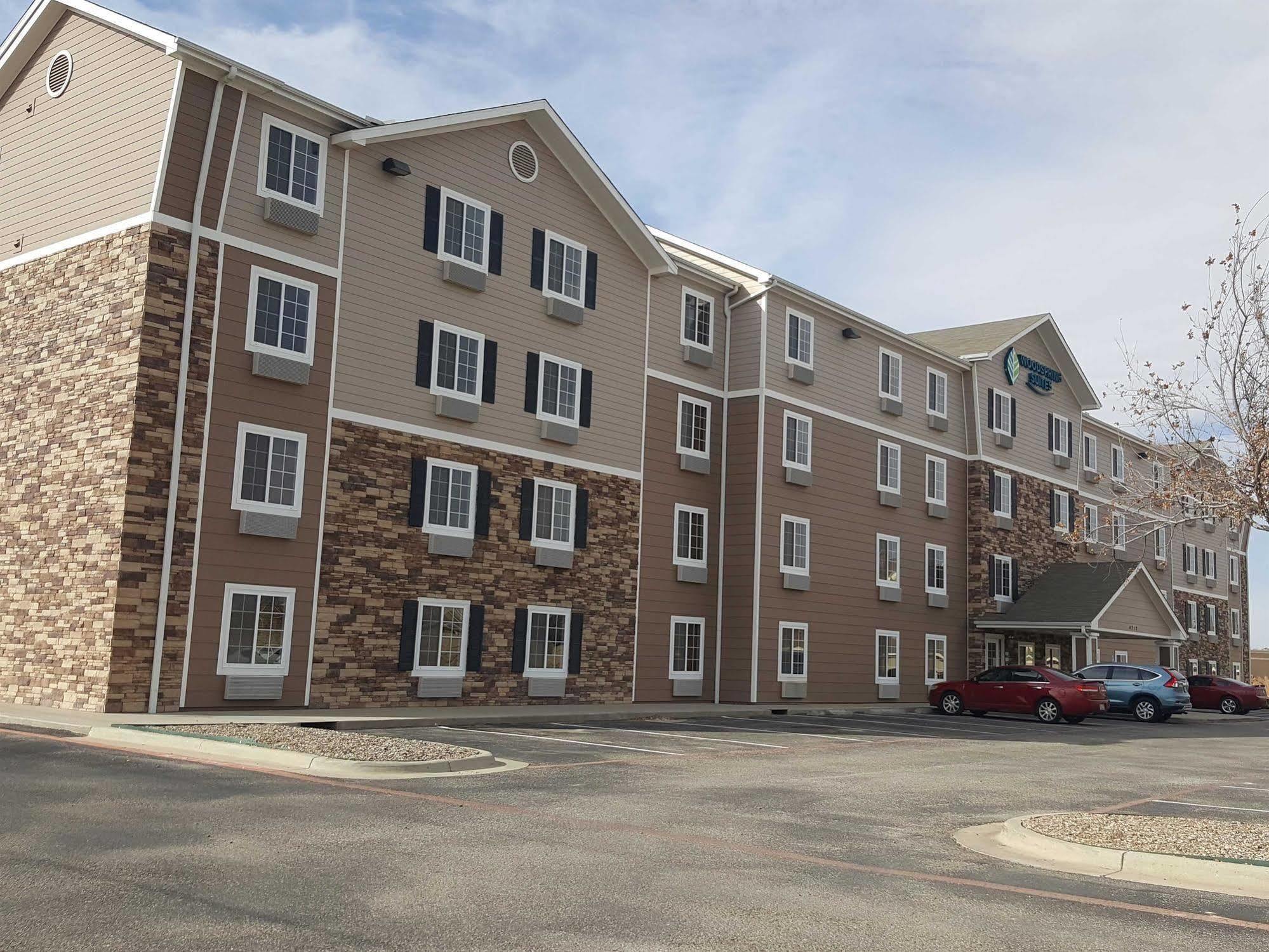 Woodspring Suites Мидланд Екстериор снимка